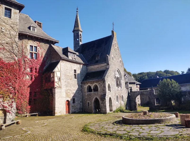 Schloss Eyneburg (Emmaburg), Belgium
